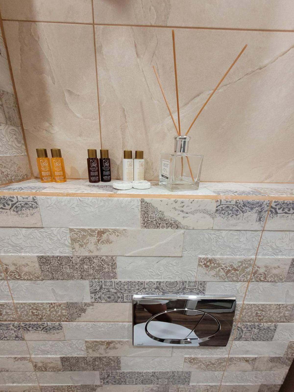 The House - Central Boutique Apartments 큐스텐딜 외부 사진