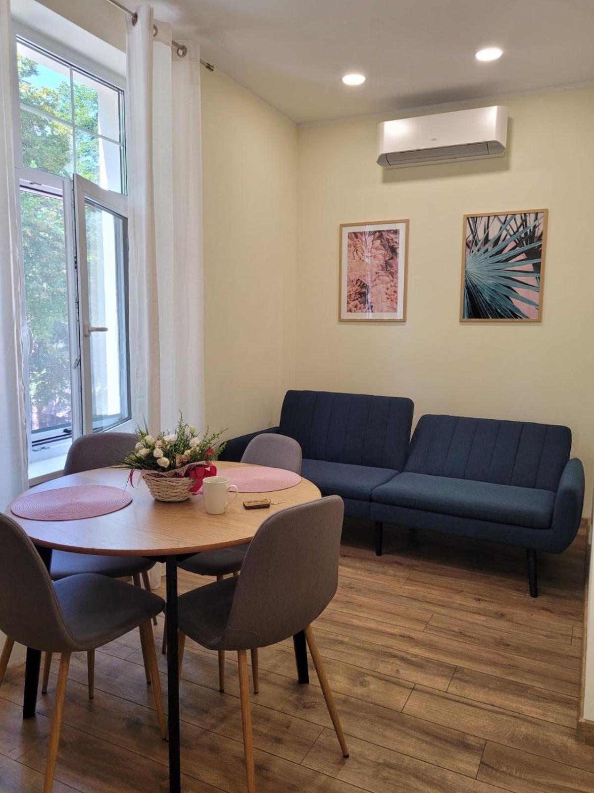 The House - Central Boutique Apartments 큐스텐딜 외부 사진
