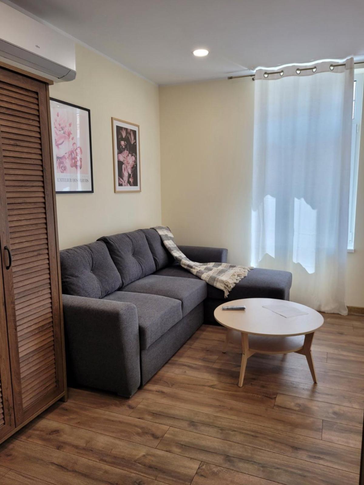 The House - Central Boutique Apartments 큐스텐딜 외부 사진
