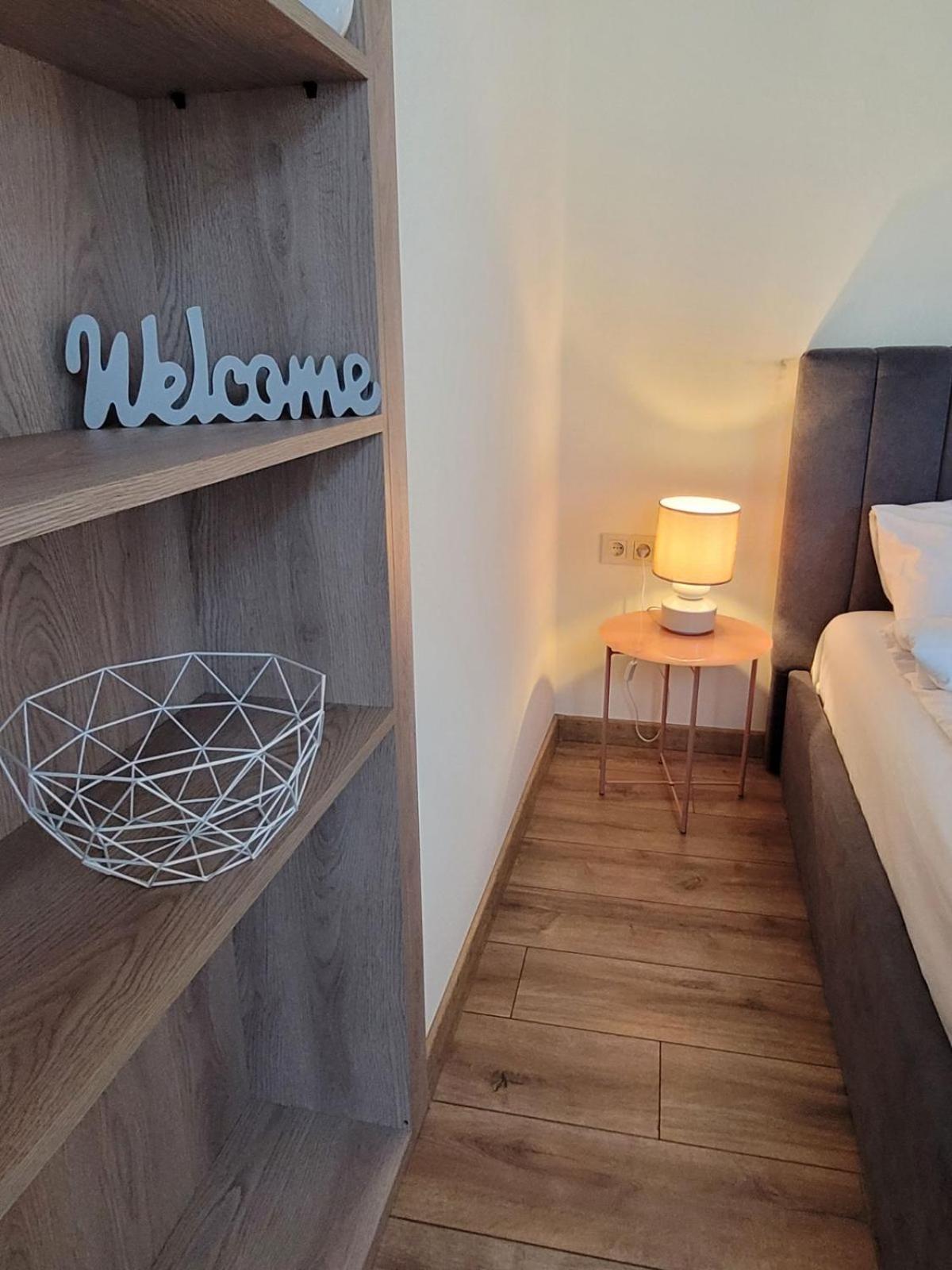The House - Central Boutique Apartments 큐스텐딜 외부 사진