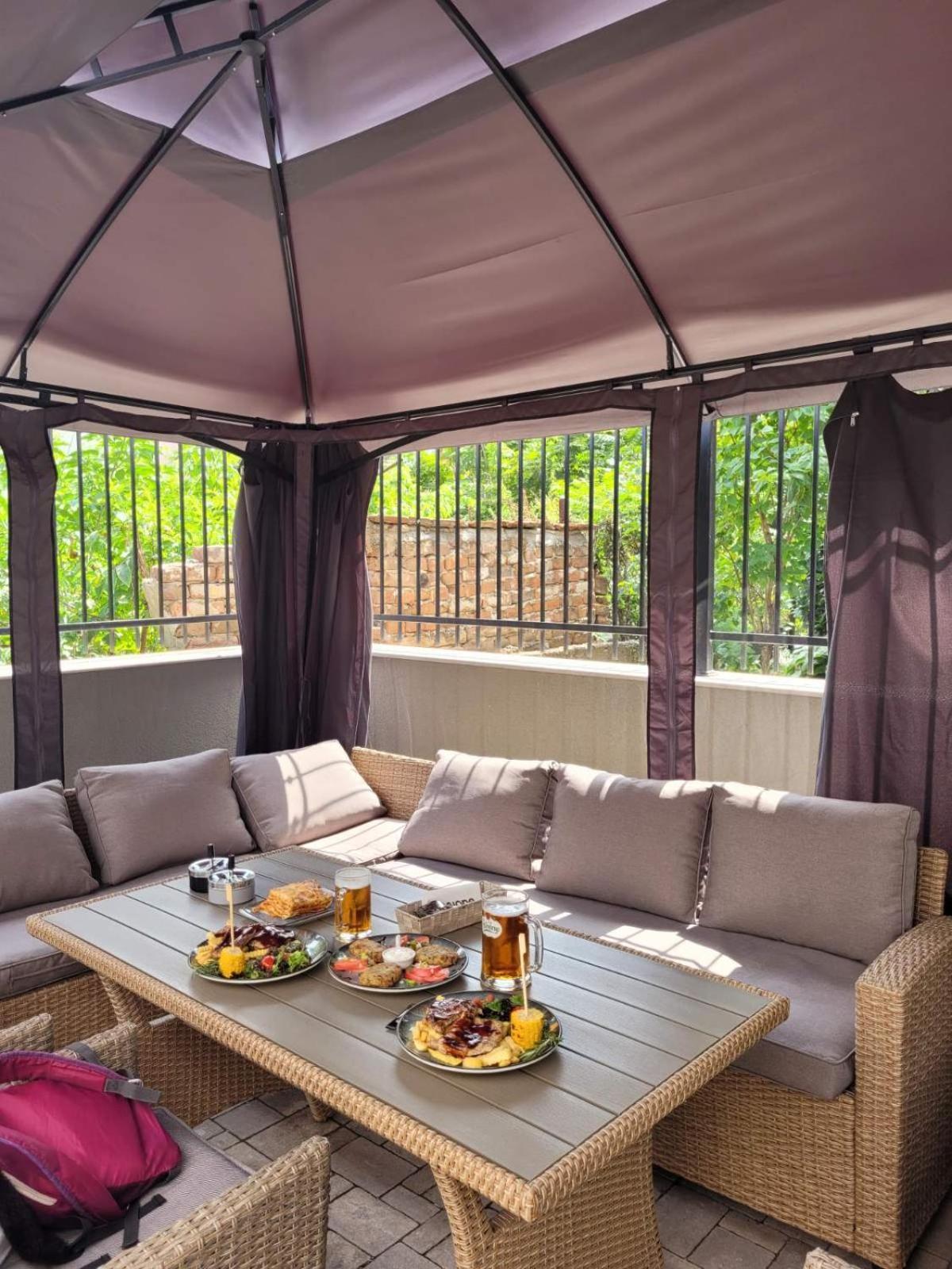 The House - Central Boutique Apartments 큐스텐딜 외부 사진